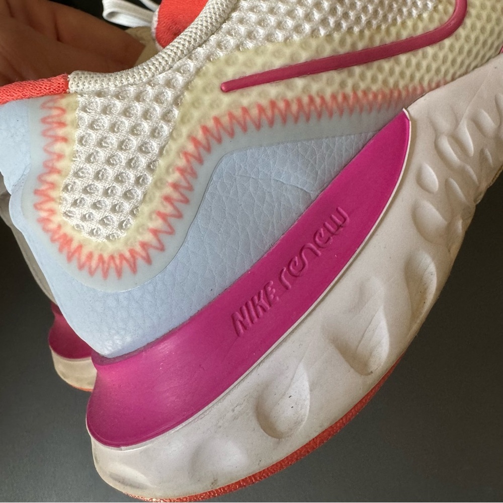 Nike Renew Run Women's Sneakers Sz 6 White/Pink Athletic Running Shoes - Picture 2 of 10